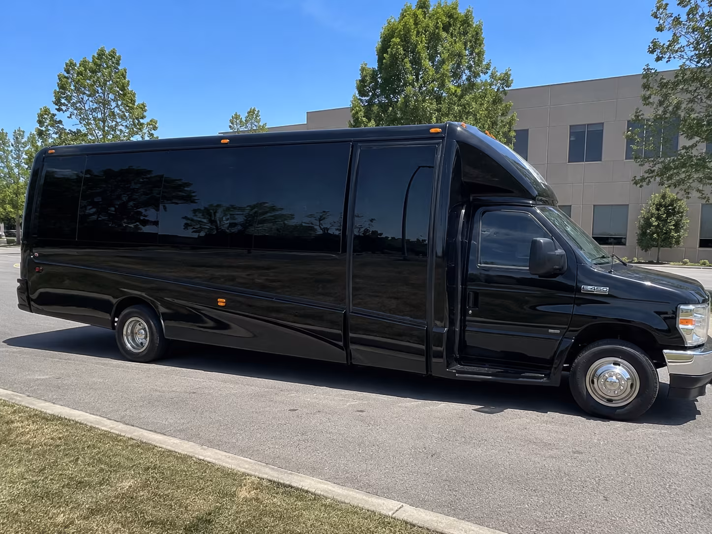 rent a wilmington prom party bus or charter bus today