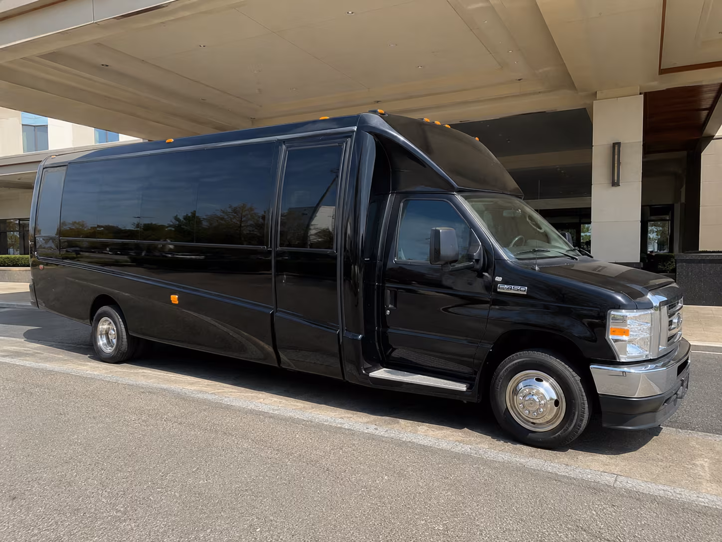 the bus type and amenities