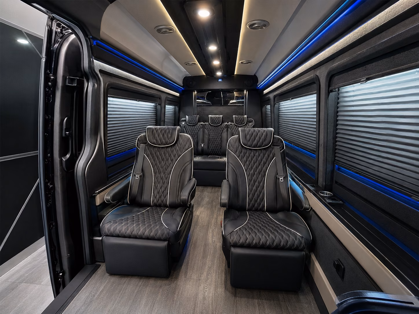 wilmington airport shuttle buses for employees